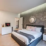 Apartment Terrazza D'oro - Large Terrace And Free Parking Modena