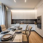 Terrazza D'oro - Large Terrace And Free Parking Apartment Modena