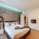 Apartment Terrazza D'oro - Large Terrace And Free Parking Modena