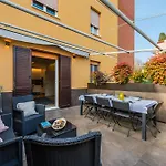 Terrazza D'oro - Large Terrace And Free Parking Modena