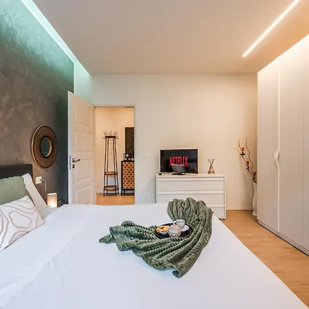 Terrazza D'oro - Large Terrace And Free Parking Apartment *