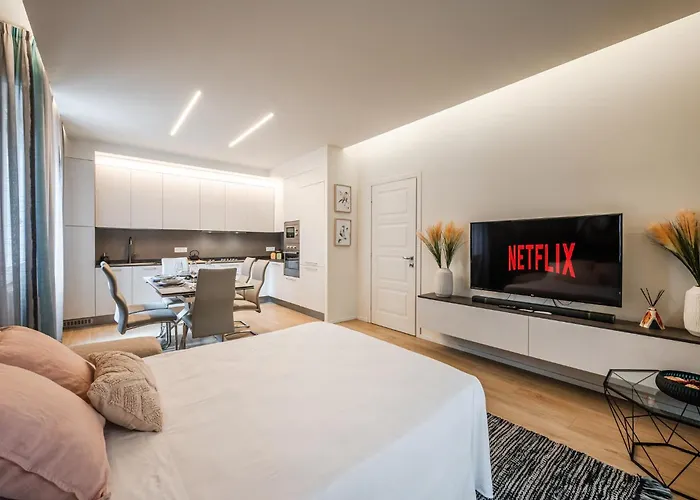 Terrazza D'oro - Large Terrace And Free Parking Modena