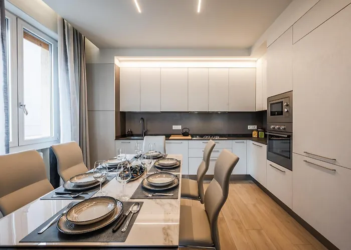 Terrazza D'oro - Large Terrace And Free Parking Apartment Modena