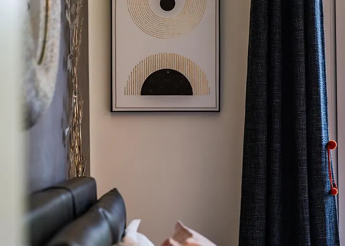 Terrazza D'oro - Large Terrace And Free Parking Modena