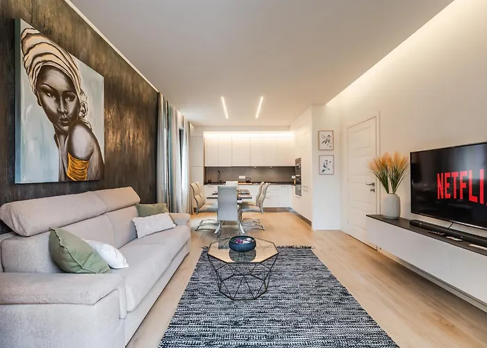 Terrazza D'oro - Large Terrace And Free Parking * Modena