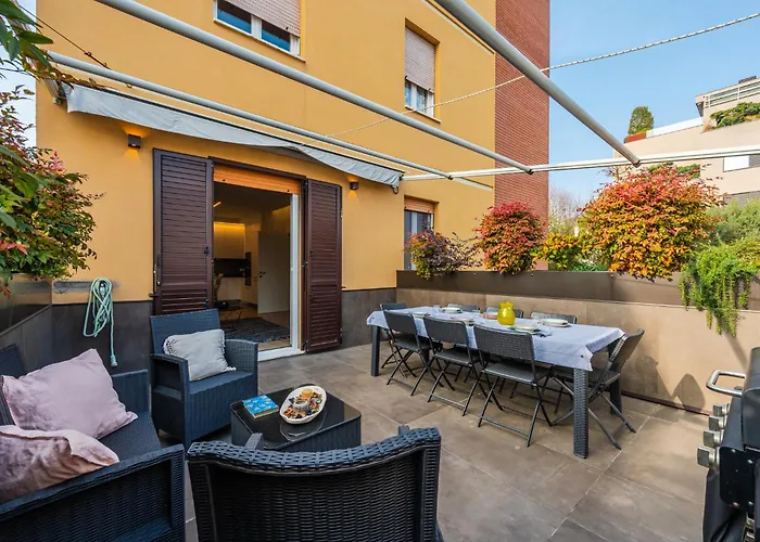 Terrazza D'oro - Large Terrace And Free Parking Modena